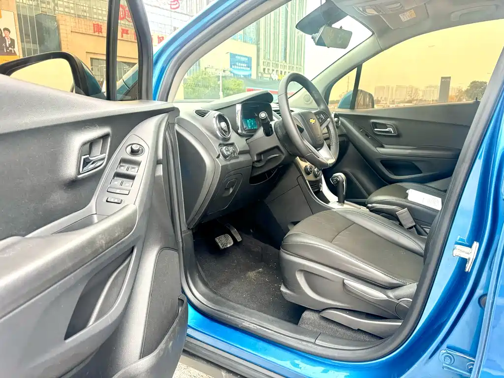 Chevrolet Trax 1.4T Auto 2WD Luxury Type, фото 7