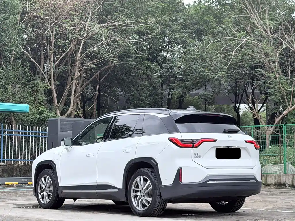 NIO ES6 — миниатюра 16