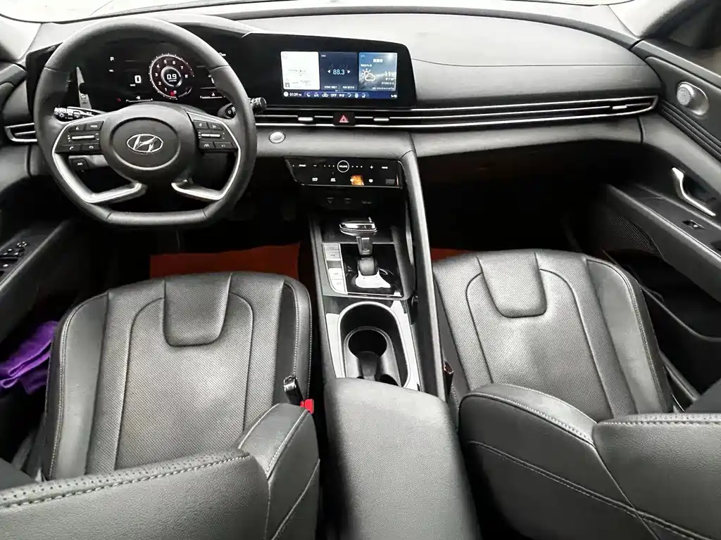 Hyundai Elantra — миниатюра 6
