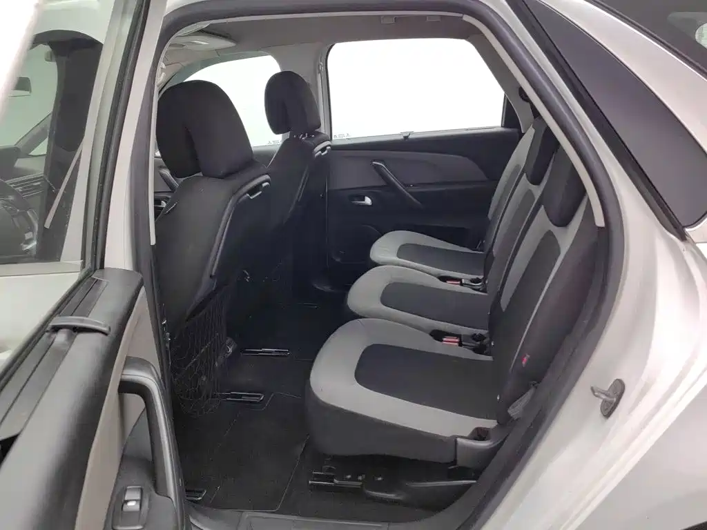 Citroen C4 Picasso — миниатюра 15