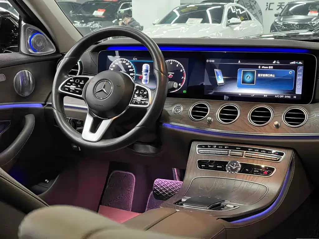 MERCEDES-BENZ E CLASS