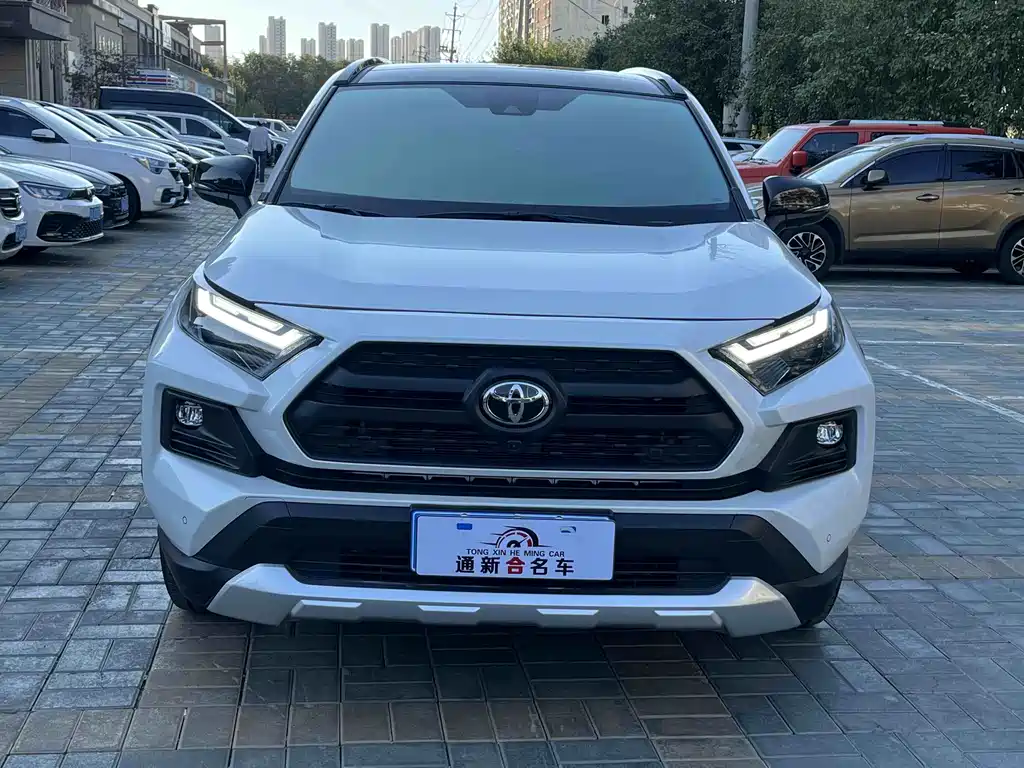 Toyota RAV4 — миниатюра 2