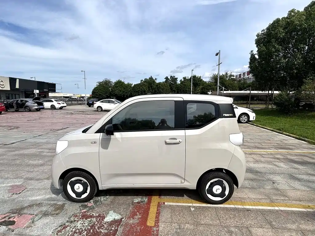 Wuling MINIEV — миниатюра 4