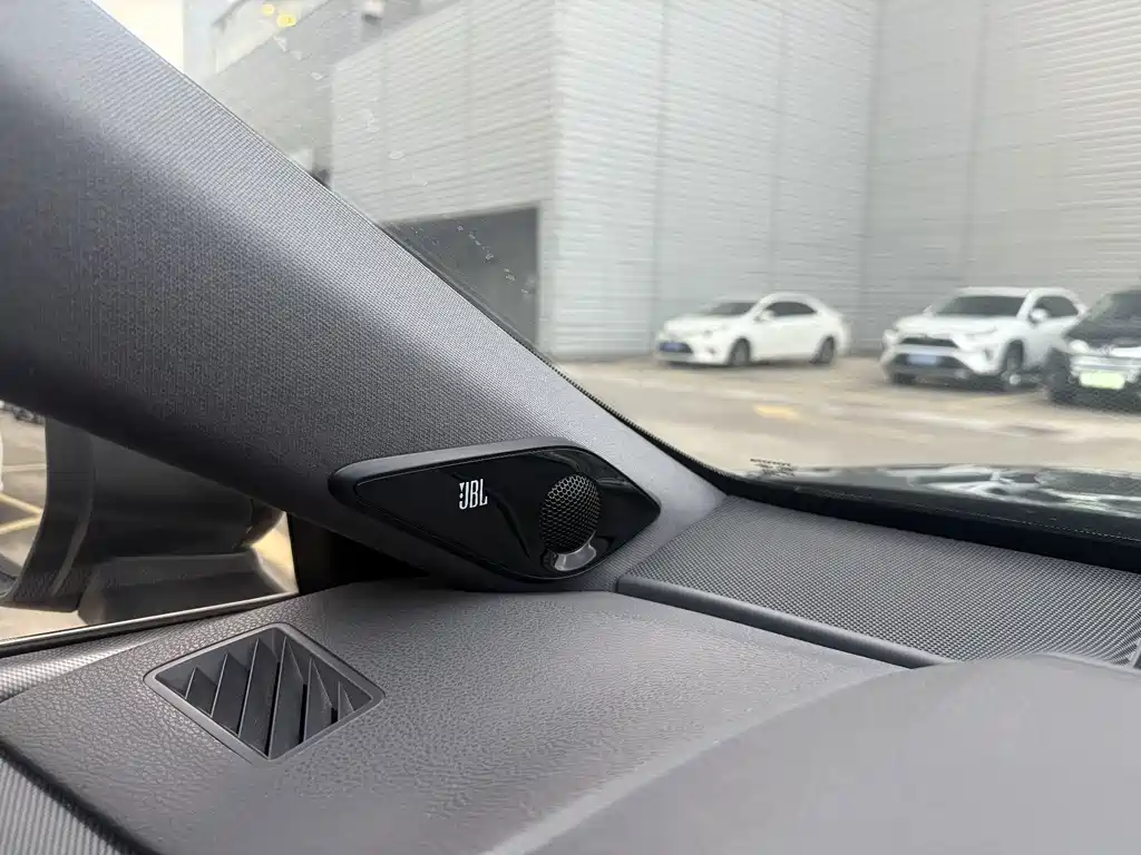 Toyota Avalon — миниатюра 13