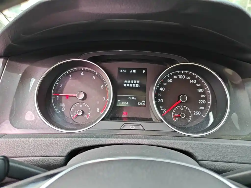 Volkswagen Golf — миниатюра 12