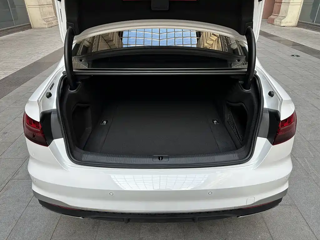 Audi A4L — миниатюра 12