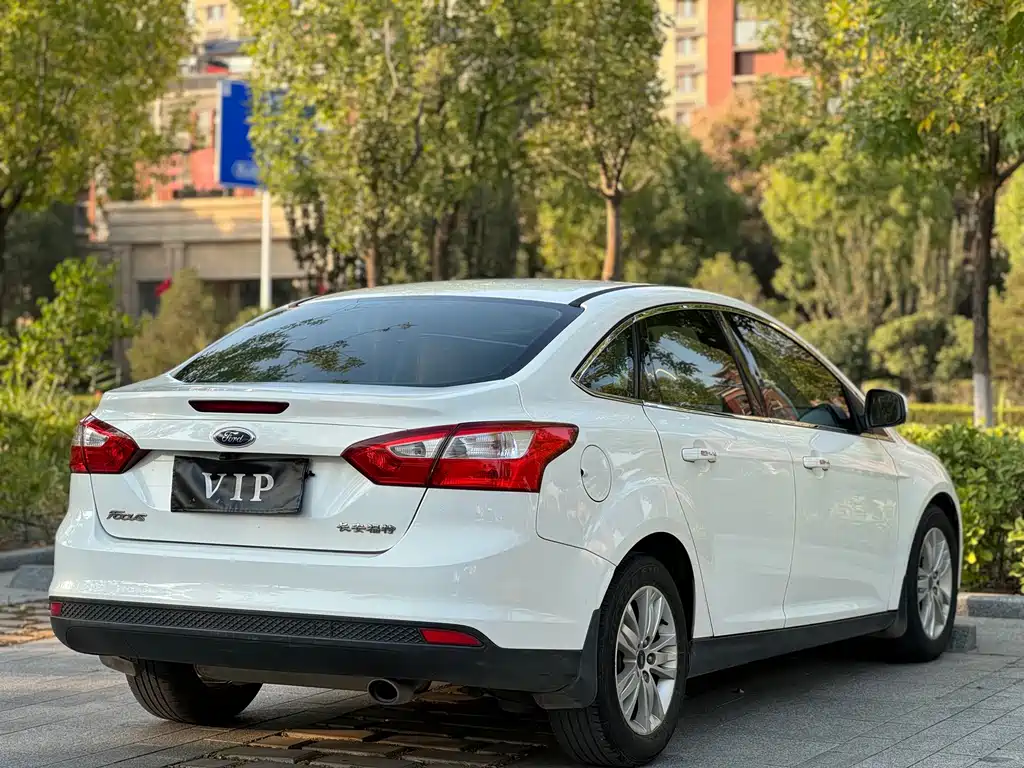 Ford Focus — миниатюра 10