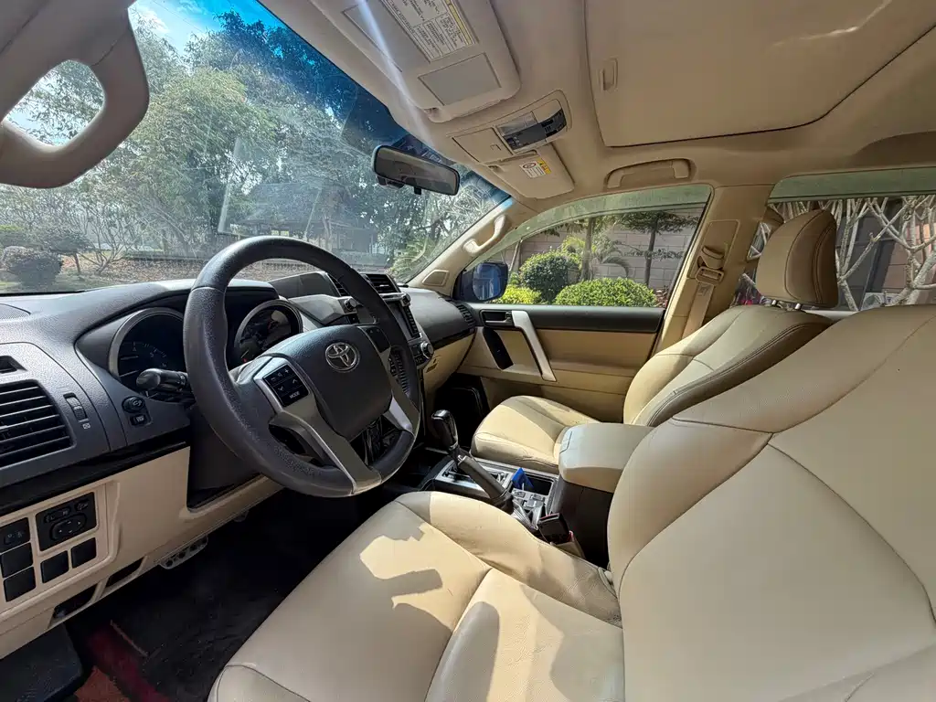 Toyota Land Cruiser Prado 2014 2.7L AT Standard