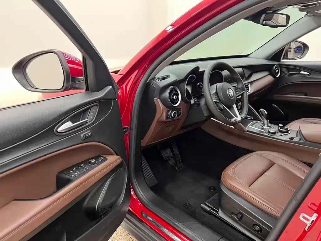 Alfa Romeo Stelvio — миниатюра 24