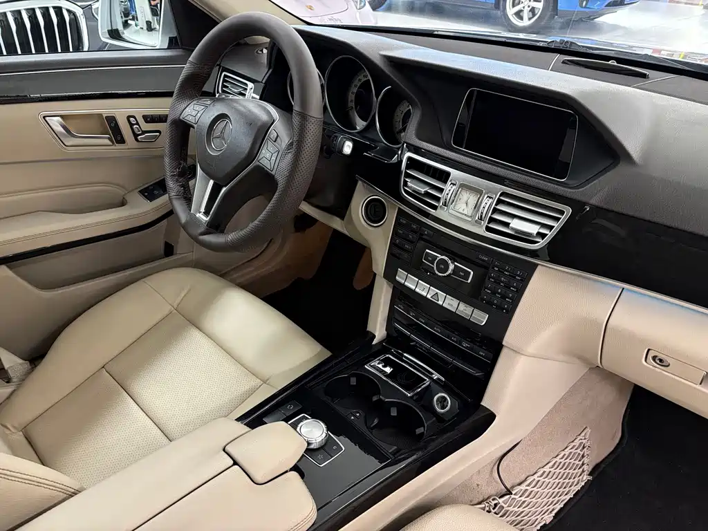 Mercedes-Benz E-Class — миниатюра 13