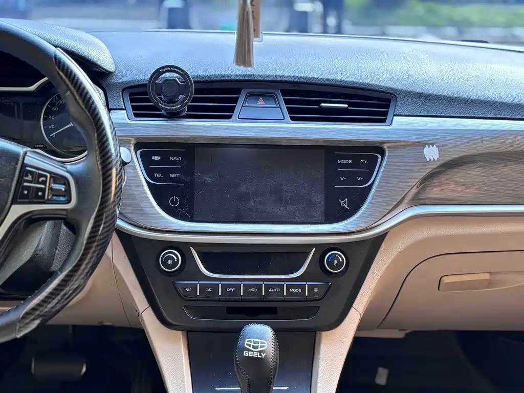 Geely Emgrand — миниатюра 15