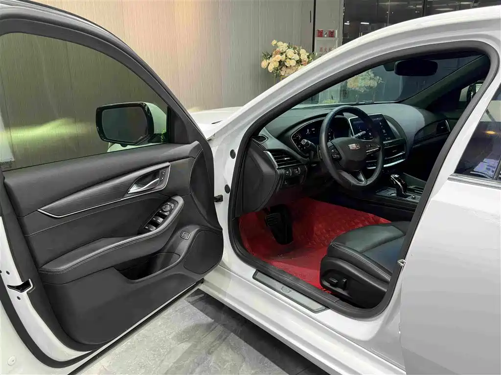 Cadillac CT5 2021 28T Fashion