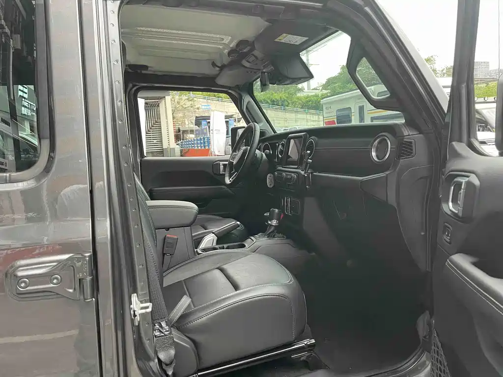 Jeep Wrangler PHEV — миниатюра 5