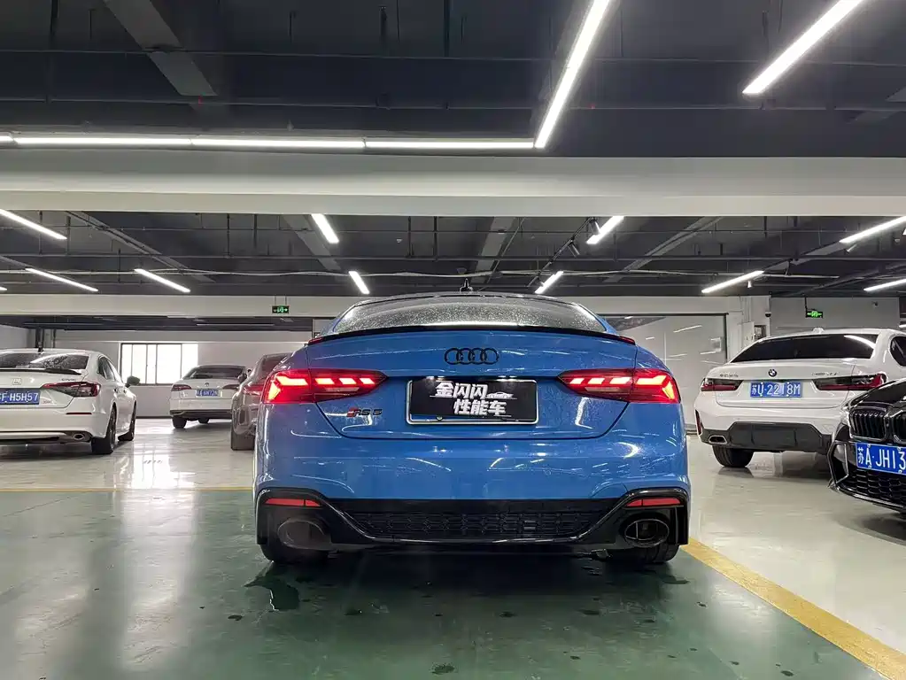 AUDI RS 5