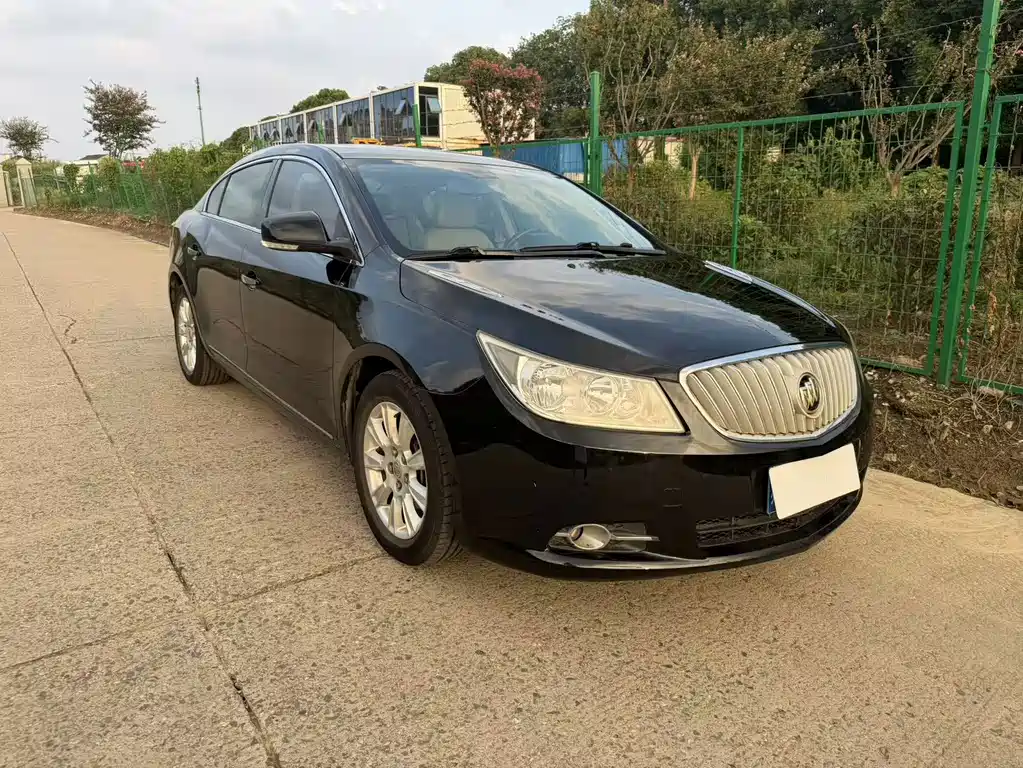 Buick LaCrosse — миниатюра 2