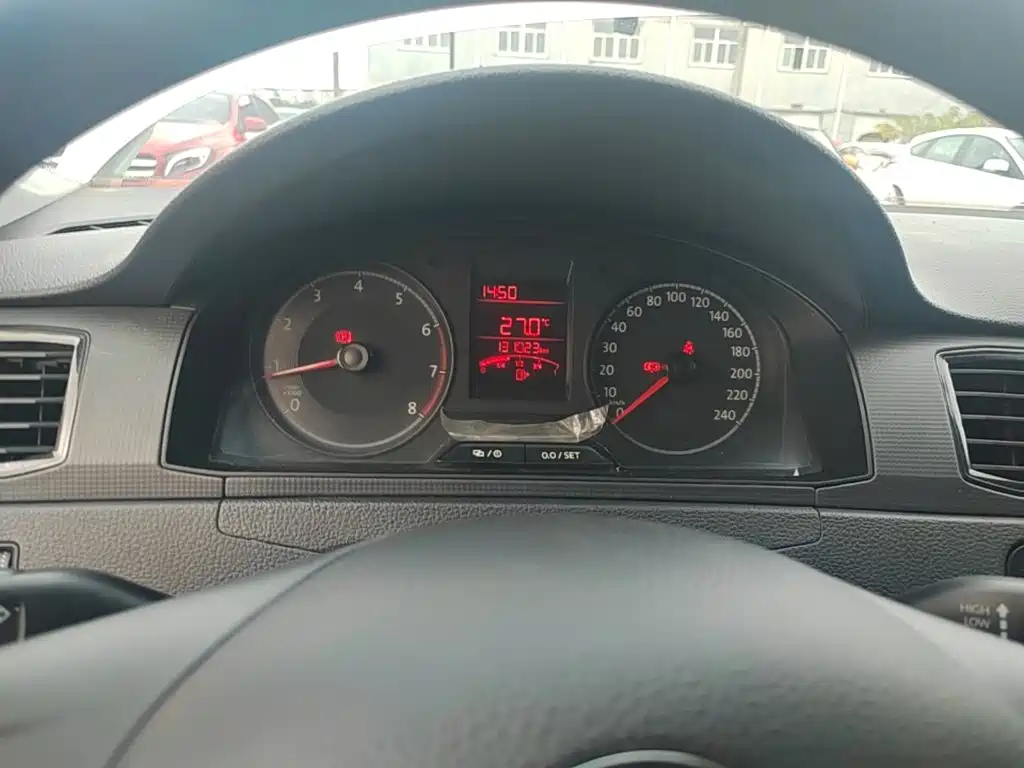 Volkswagen Santana — миниатюра 12