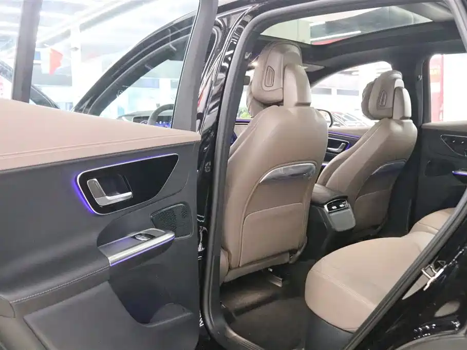 MERCEDES-BENZ EQE SUV