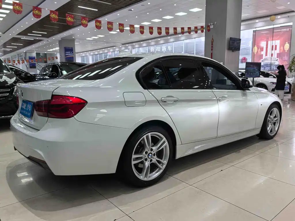 BMW 3 SERIES