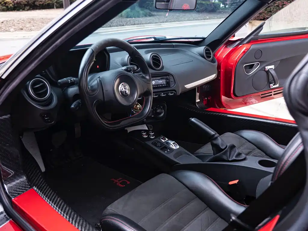 Alfa Romeo 4C — миниатюра 13