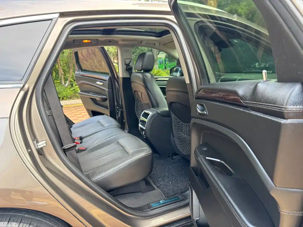 Cadillac SRX — миниатюра 11