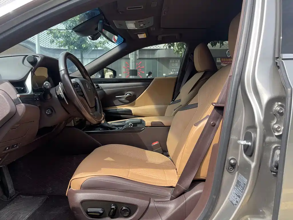 Lexus ES — миниатюра 5