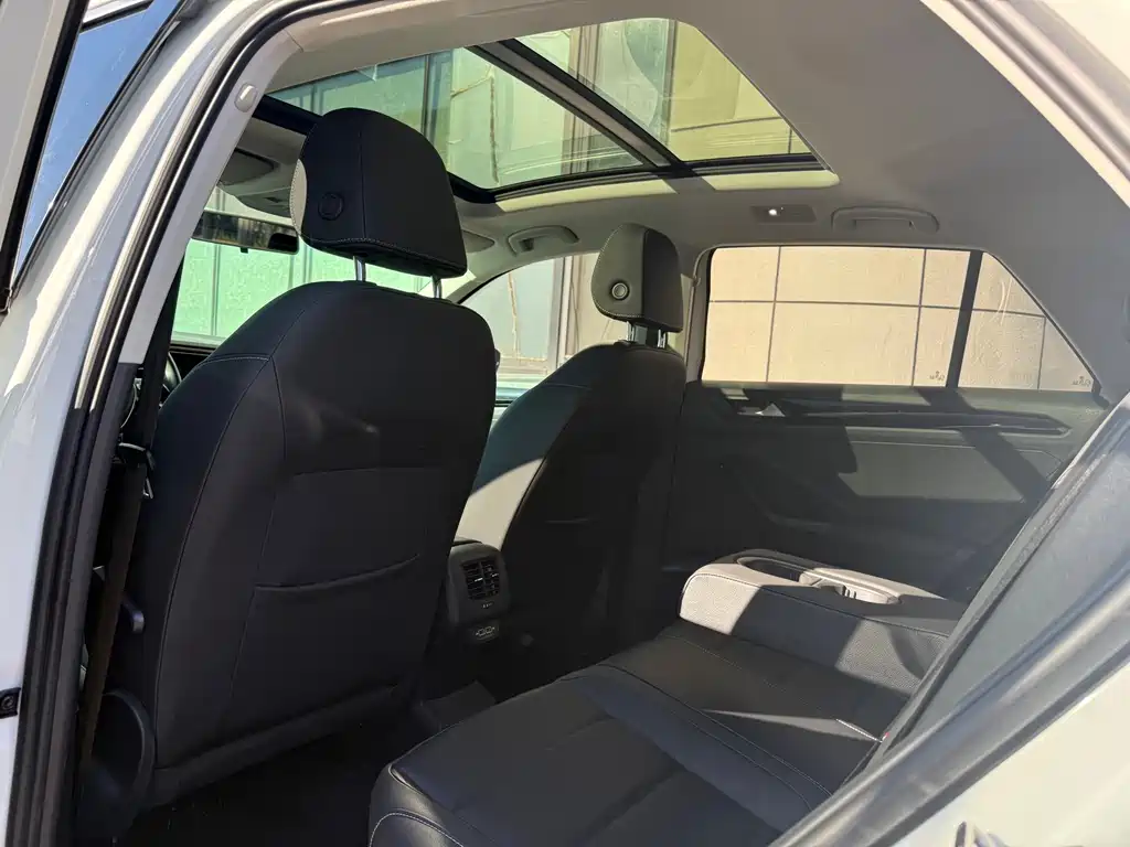 Volkswagen T-Roc — миниатюра 5