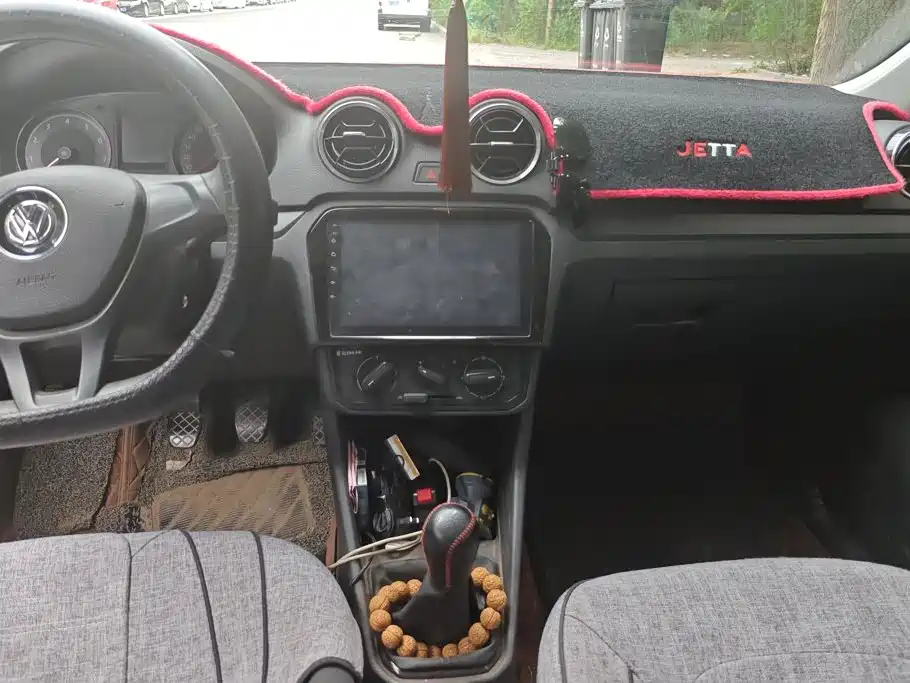 Volkswagen Jetta — миниатюра 13