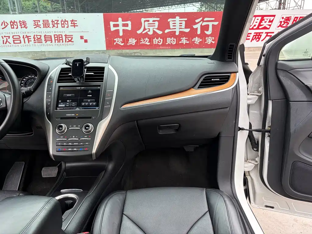 Lincoln MKC — миниатюра 11