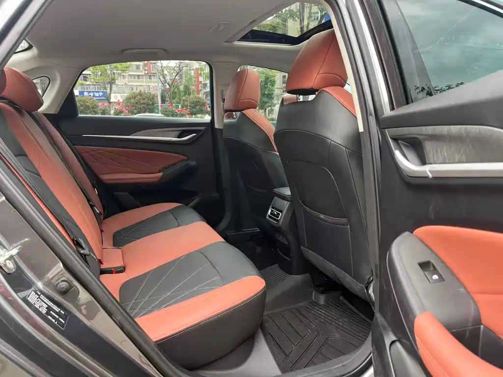 Changan Eado 2022 PLUS NE 1.4T GDI DCT Luxury