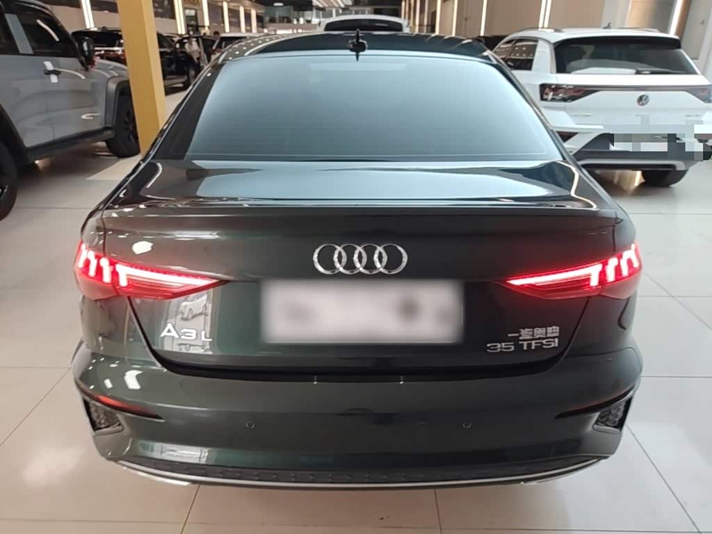 Audi A3 1.4 л 2024 г. Зелёный, пробег 15400 км