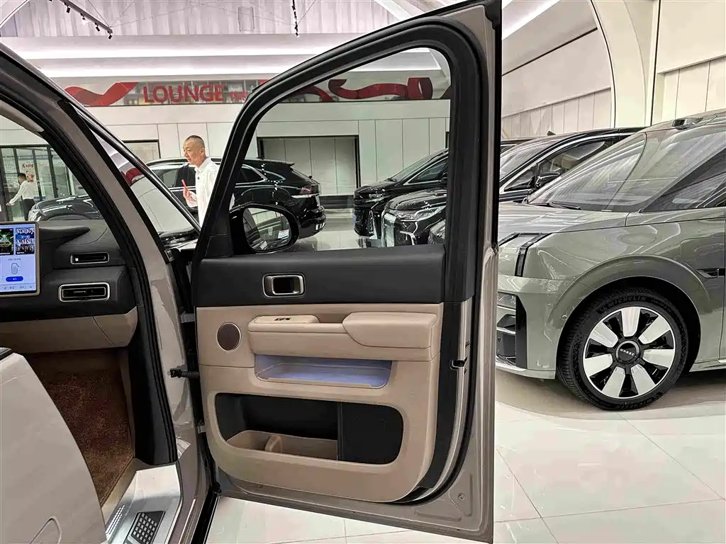 Li Auto Li MEGA — миниатюра 26