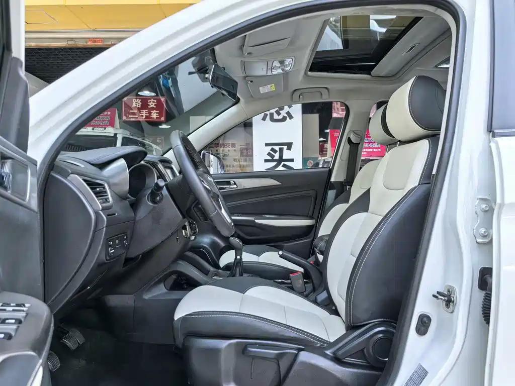 CHANGAN CS35