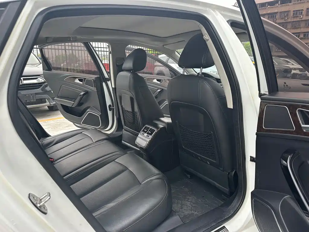 Zotye Zotye Z700 — миниатюра 8