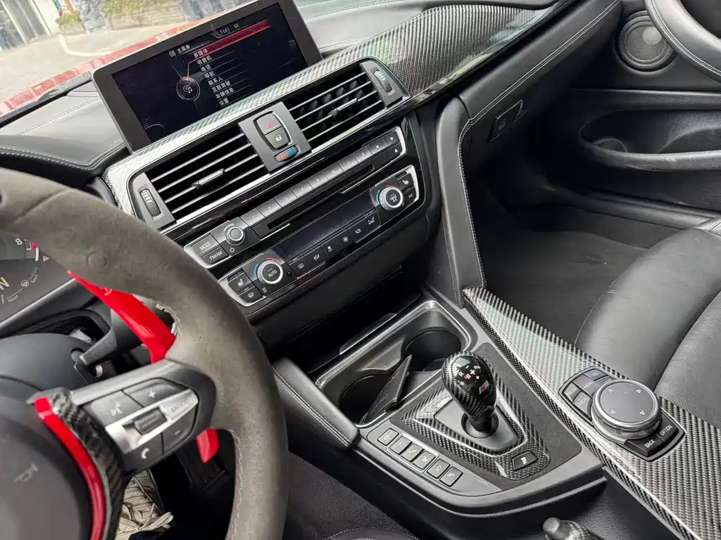 BMW M4 — миниатюра 7