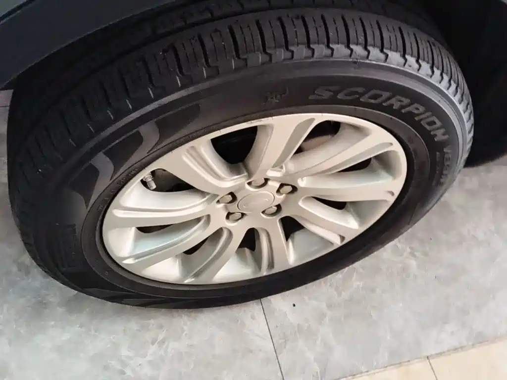 Land Rover Discovery Sport — миниатюра 23