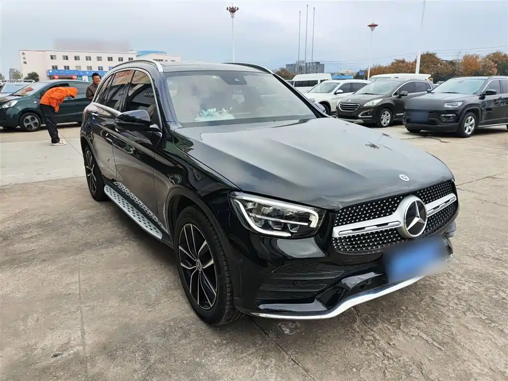 MERCEDES-BENZ GLC