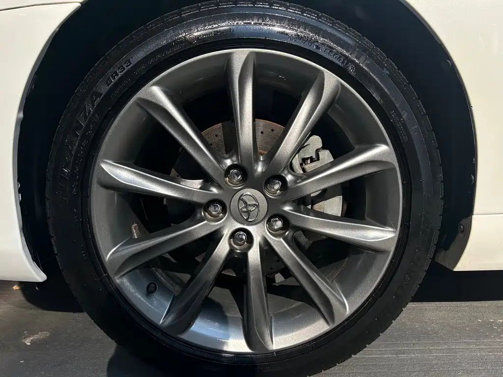 Toyota Reiz — миниатюра 5