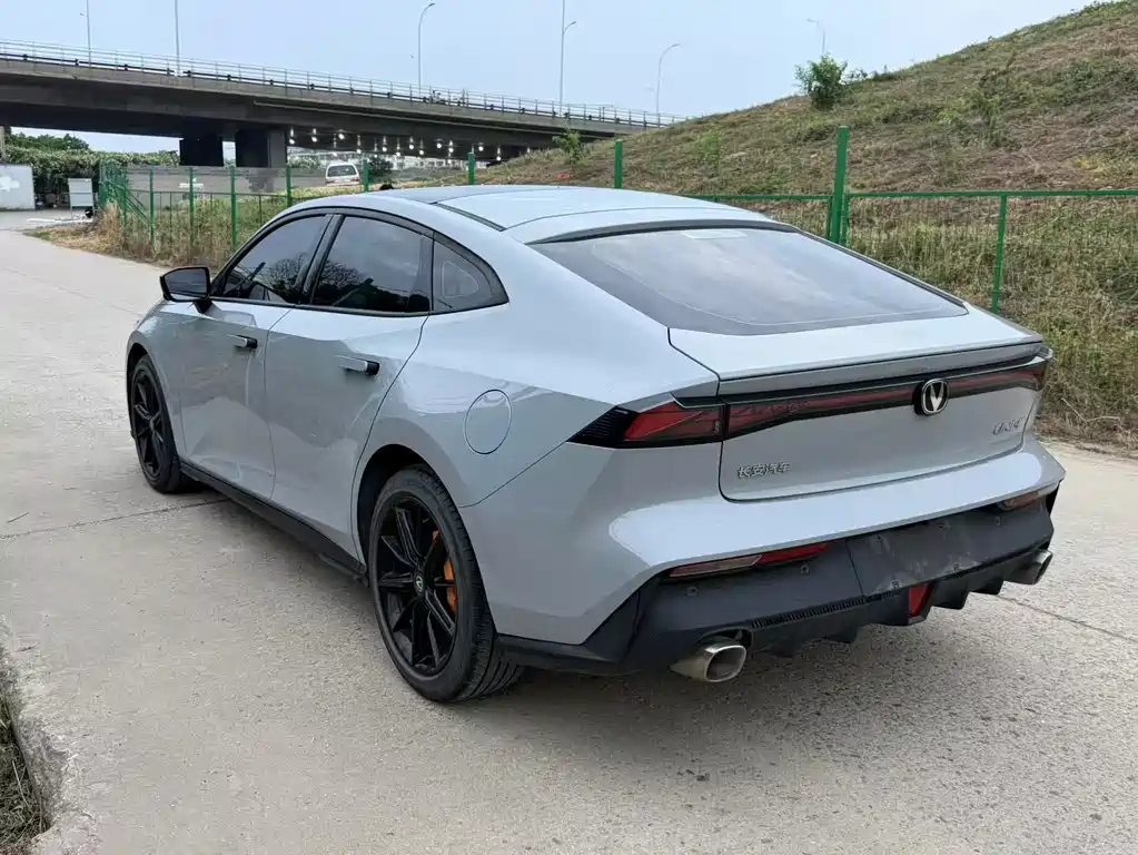 Changan UNI-V 2022 1.5T Luxury