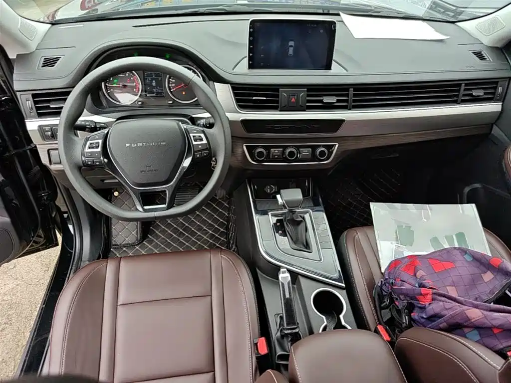 Dongfeng T5 2024 1.6L CVT мест
