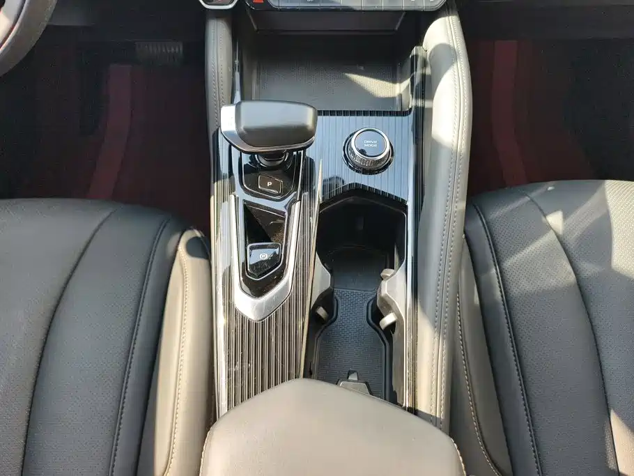 Geely Xingyue L — миниатюра 16