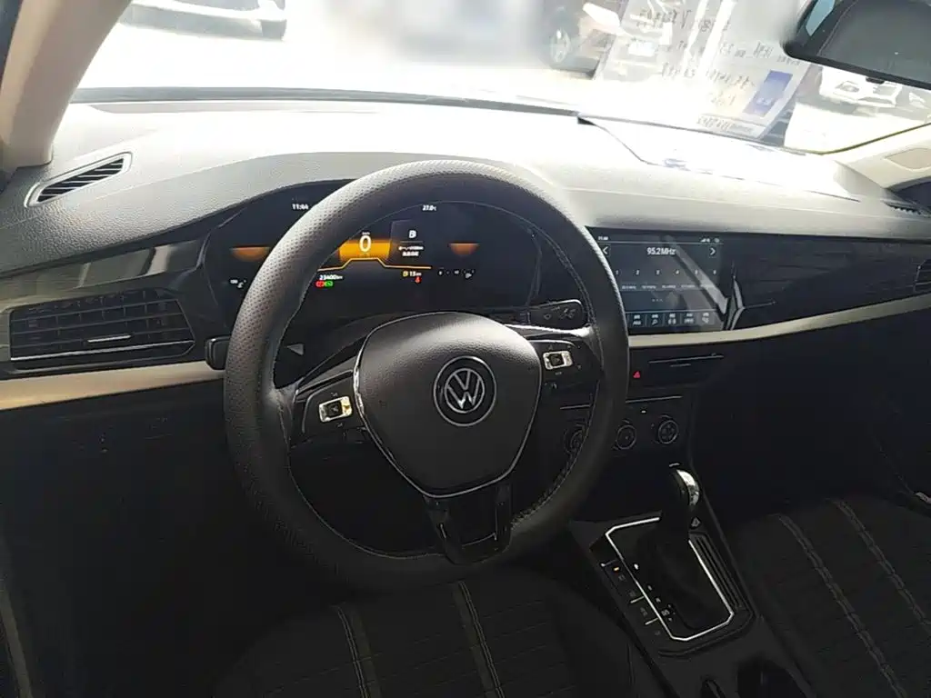 Volkswagen Lavida — миниатюра 10