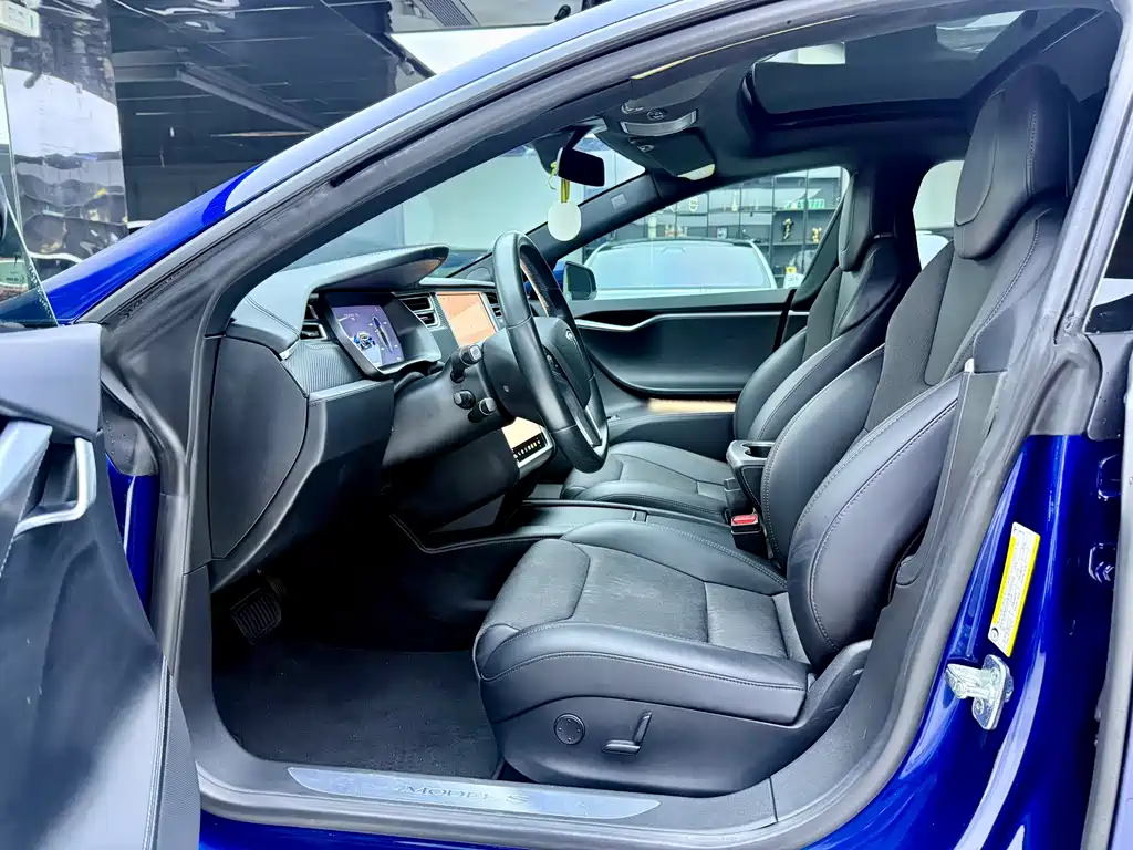 Tesla Model S — миниатюра 4
