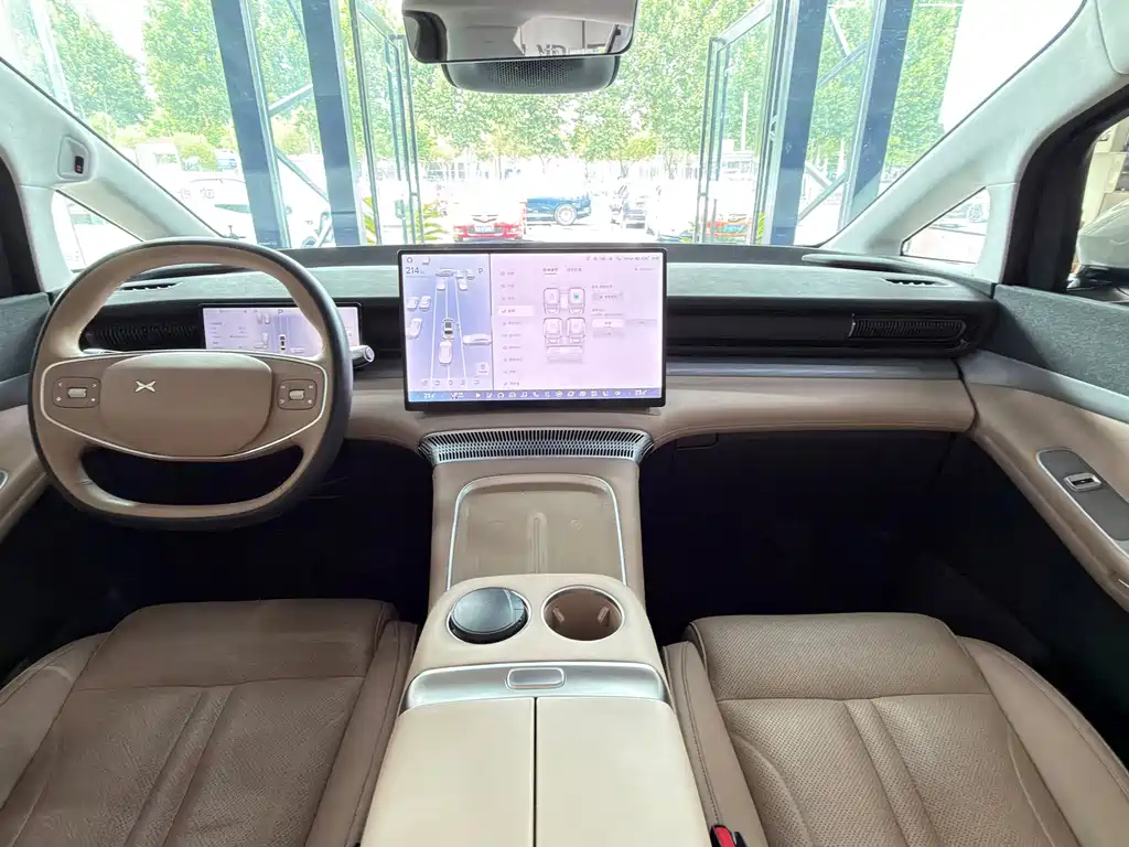 XPeng X9 — миниатюра 12