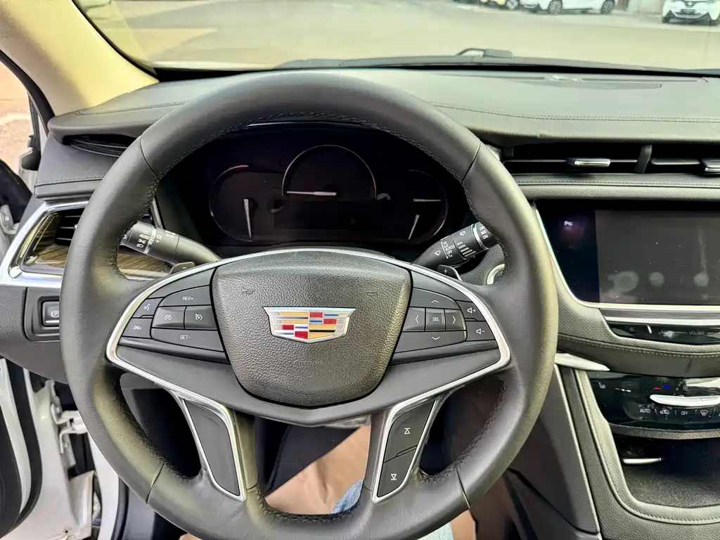 Cadillac XT5 — миниатюра 10