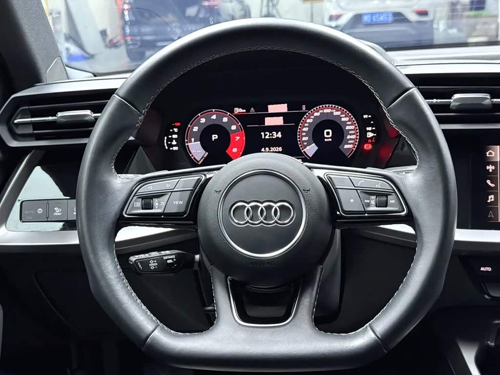 Audi A3 1.4 л 2023 г. Голубой, пробег 30000 км