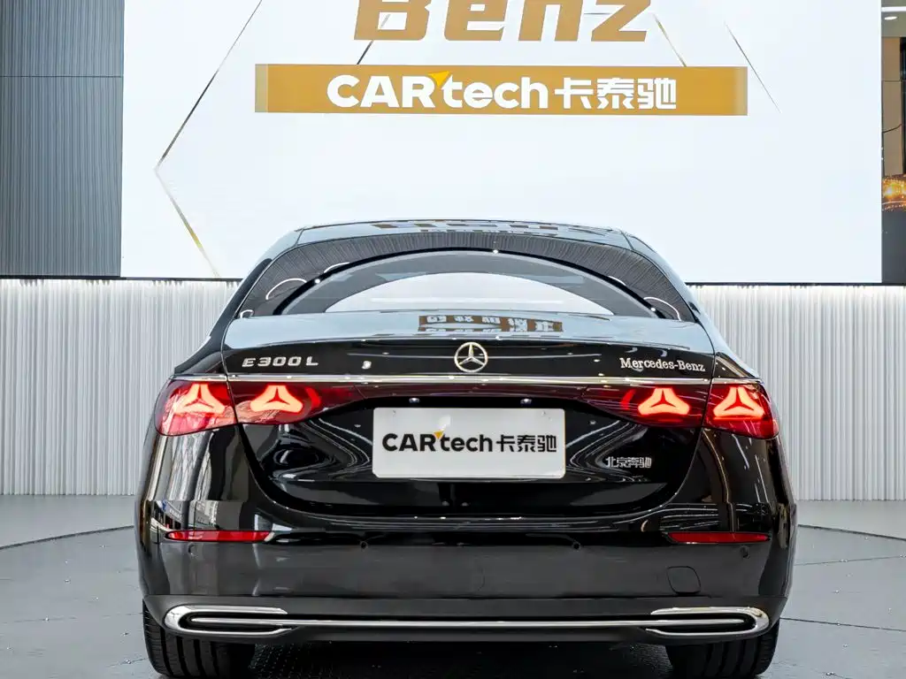 Mercedes-Benz E-Class — миниатюра 5