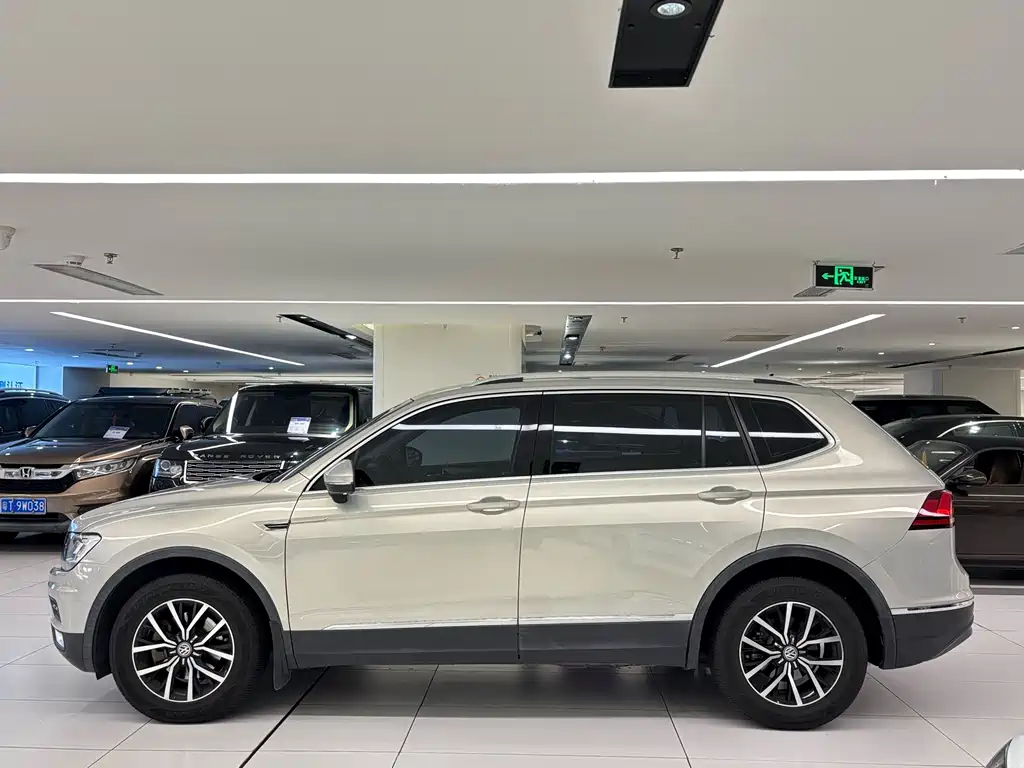 Volkswagen Tiguan L — миниатюра 7