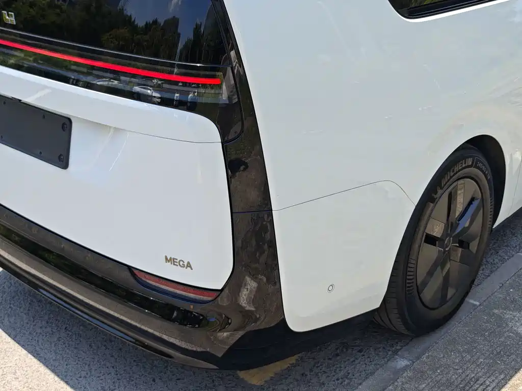 Li Auto Li MEGA — миниатюра 10