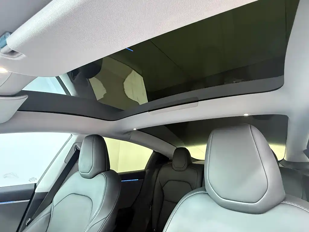 Tesla Model 3 — миниатюра 15