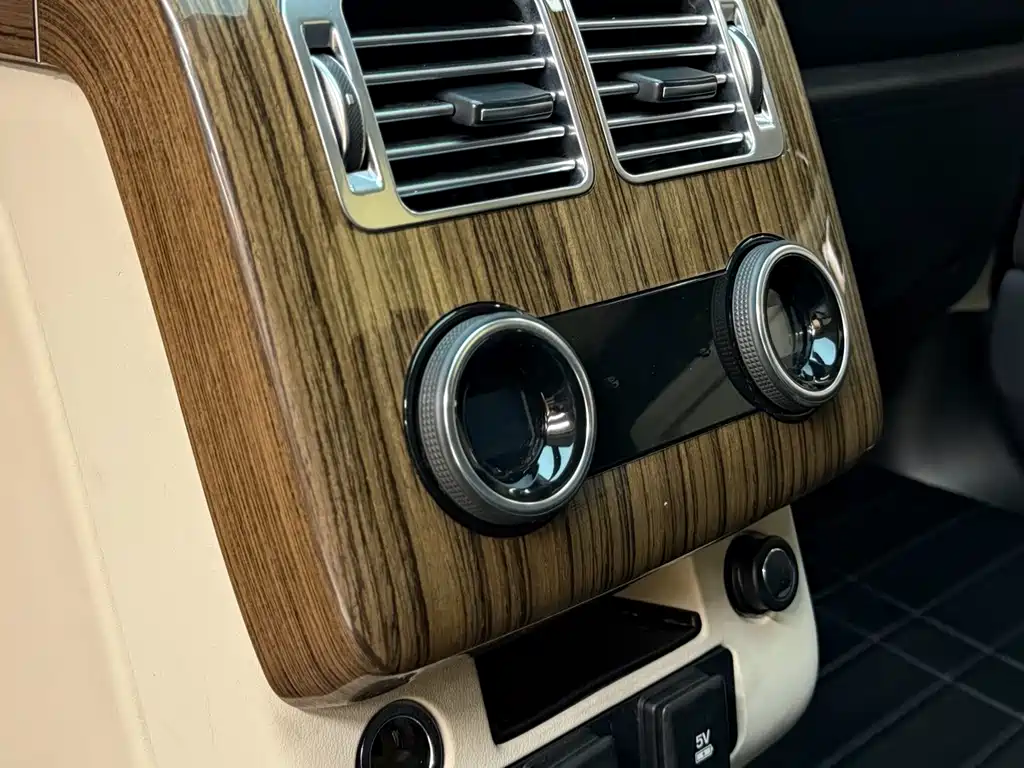 Land Rover Range Rover — миниатюра 13
